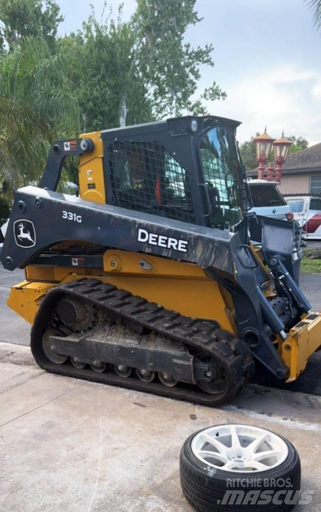 John Deere 331G Мини-погрузчики