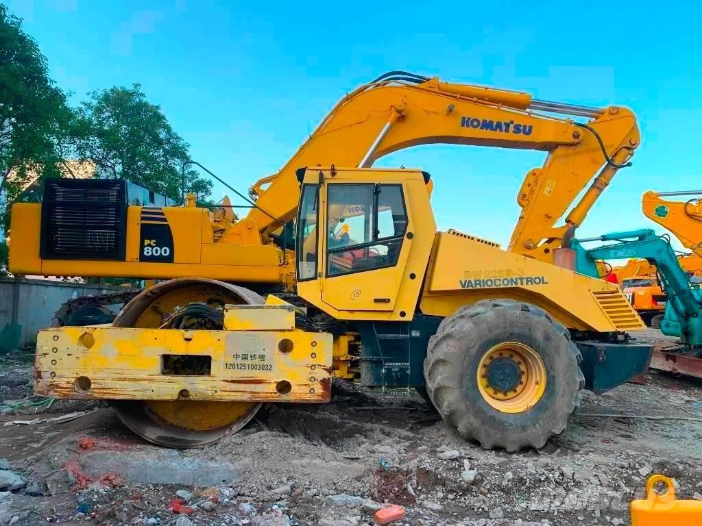 Bomag BW 225 D-3 Катки тротуарные