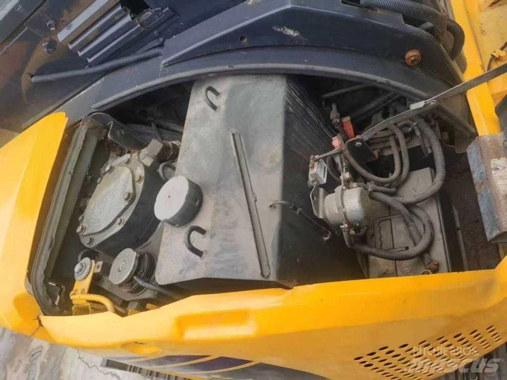 Komatsu PC 55 MR Гусеничные бульдозеры
