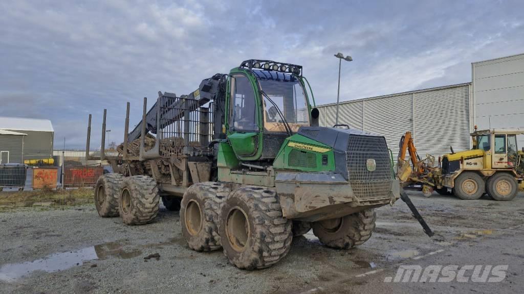 John Deere 1010G Форвардеры