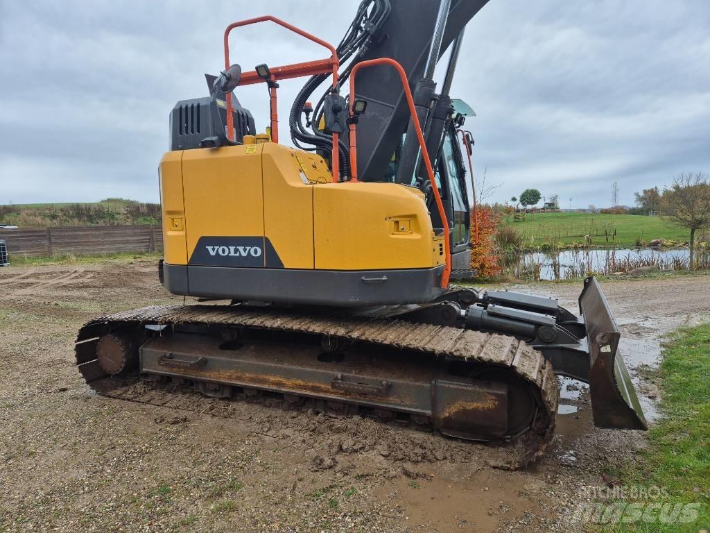 Volvo ECR235EL Гусеничные экскаваторы