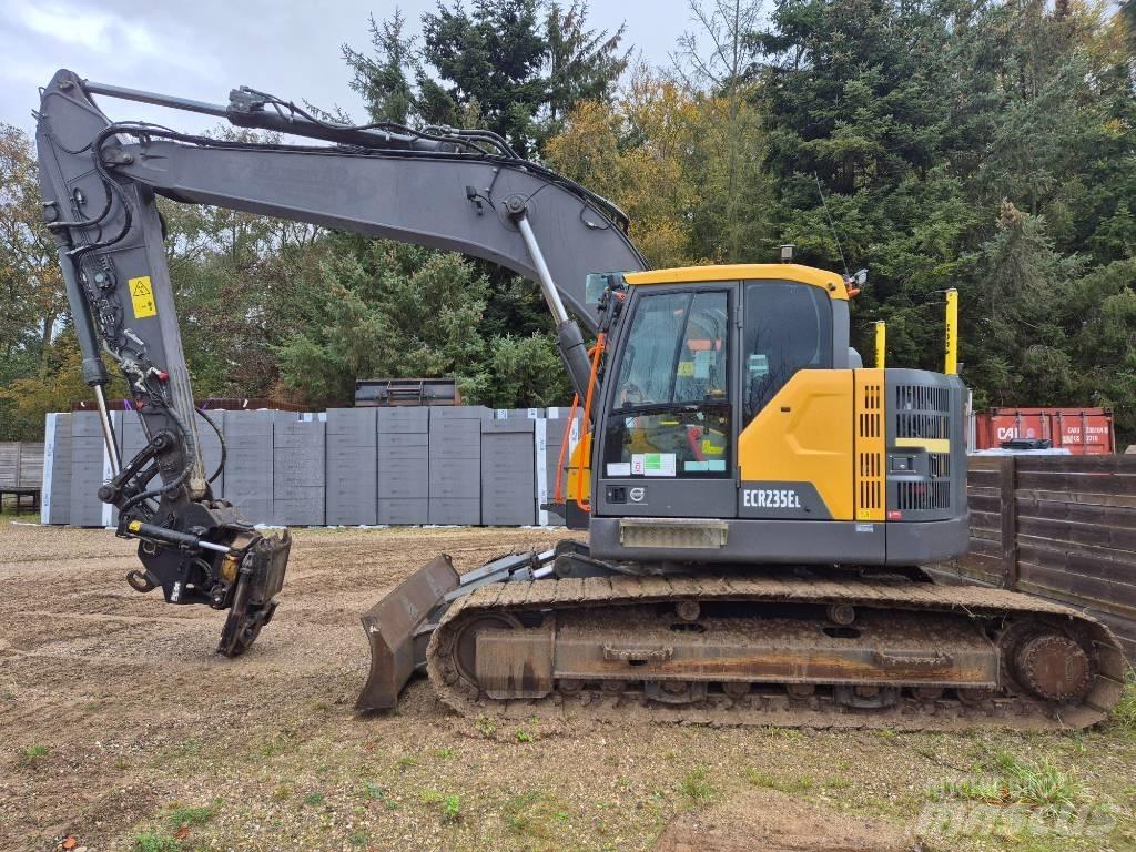 Volvo ECR235EL Гусеничные экскаваторы
