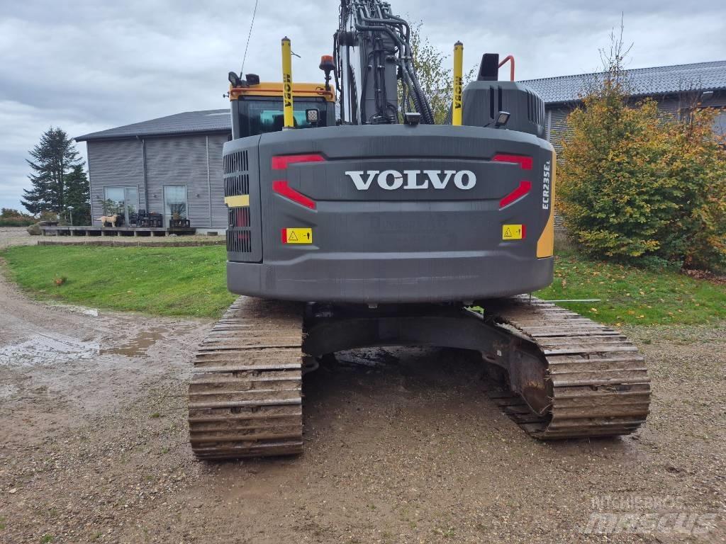 Volvo ECR235EL Гусеничные экскаваторы
