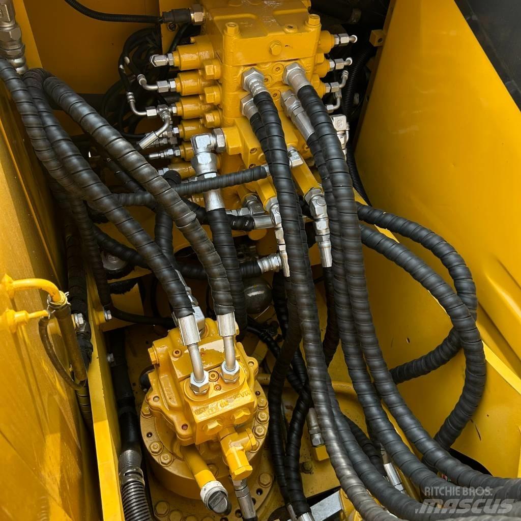 Komatsu 110 Гусеничные экскаваторы