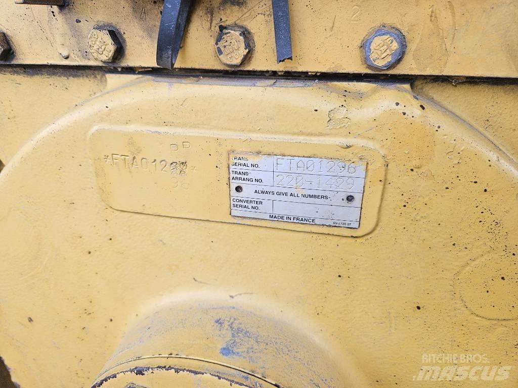 CAT D 6 T XL Гусеничные бульдозеры