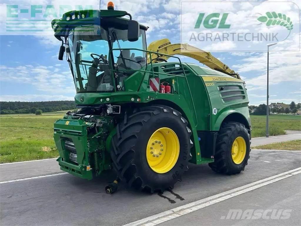 John Deere 8200 i Самоходные кормоуборочные комбайны