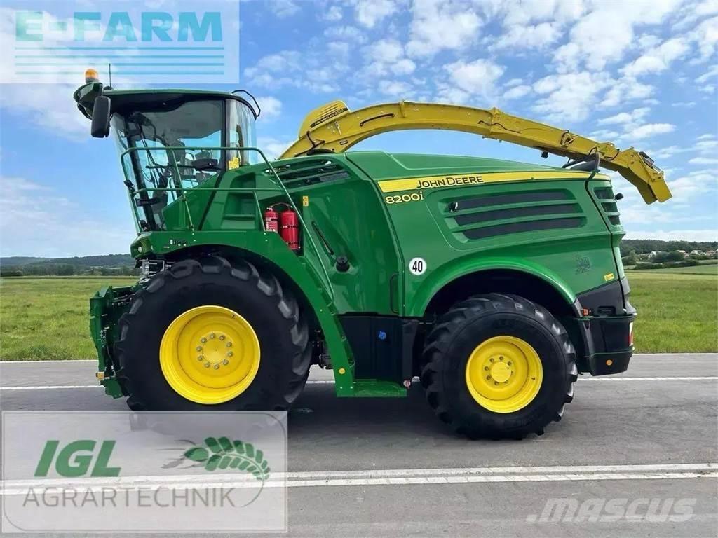 John Deere 8200 i Самоходные кормоуборочные комбайны