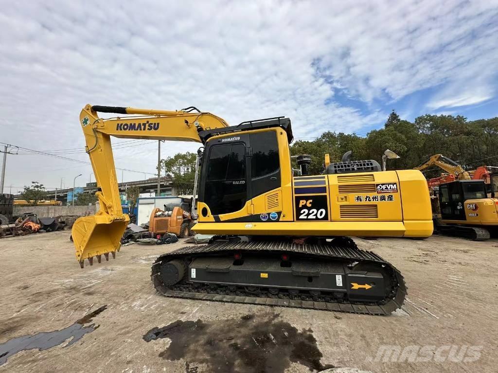 Komatsu PC 220 Гусеничные экскаваторы
