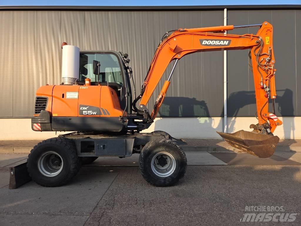 Doosan DX 55 W Колёсные экскаваторы