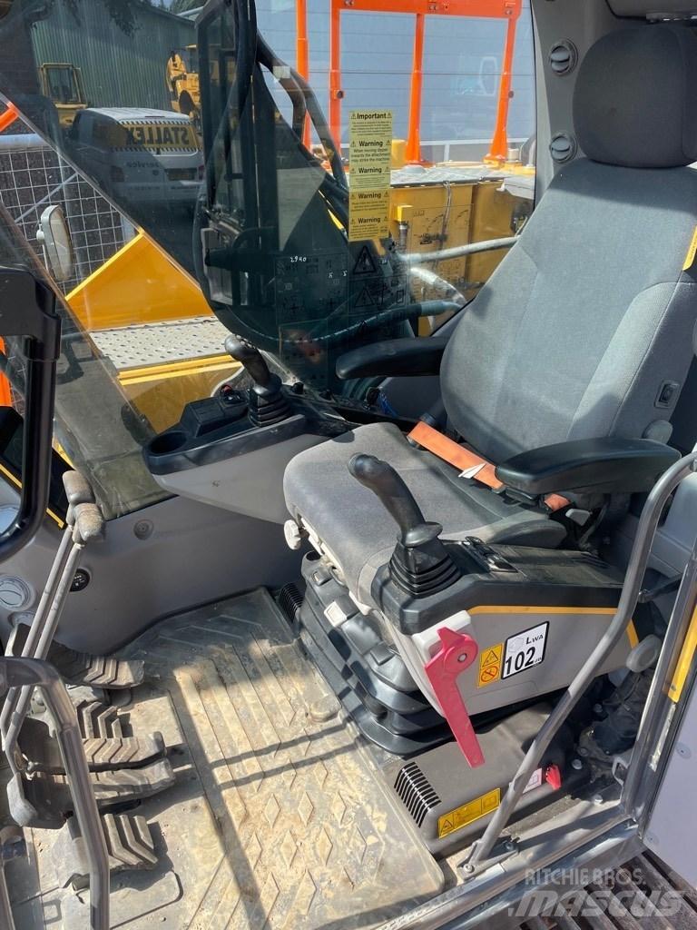 Volvo EC220E Гусеничные экскаваторы