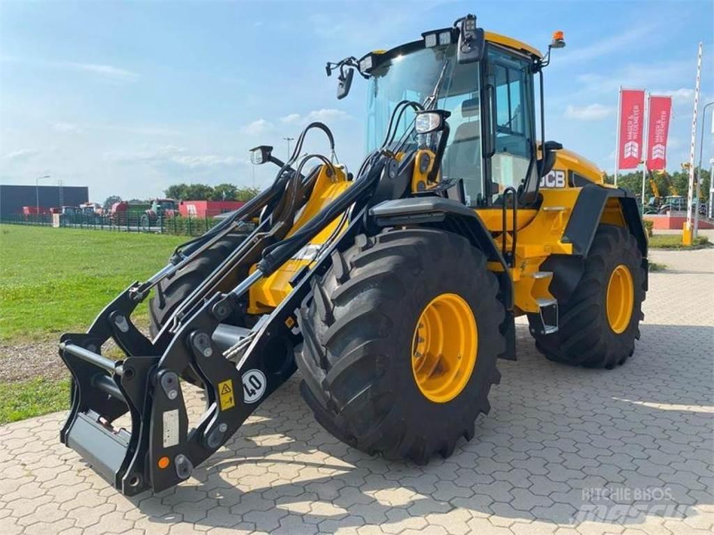 JCB 427 AGRI Фронтальные погрузчики