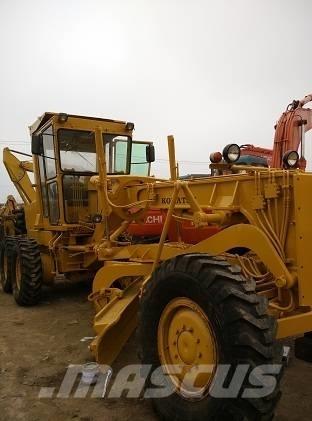 Komatsu GD 661 Грейдеры