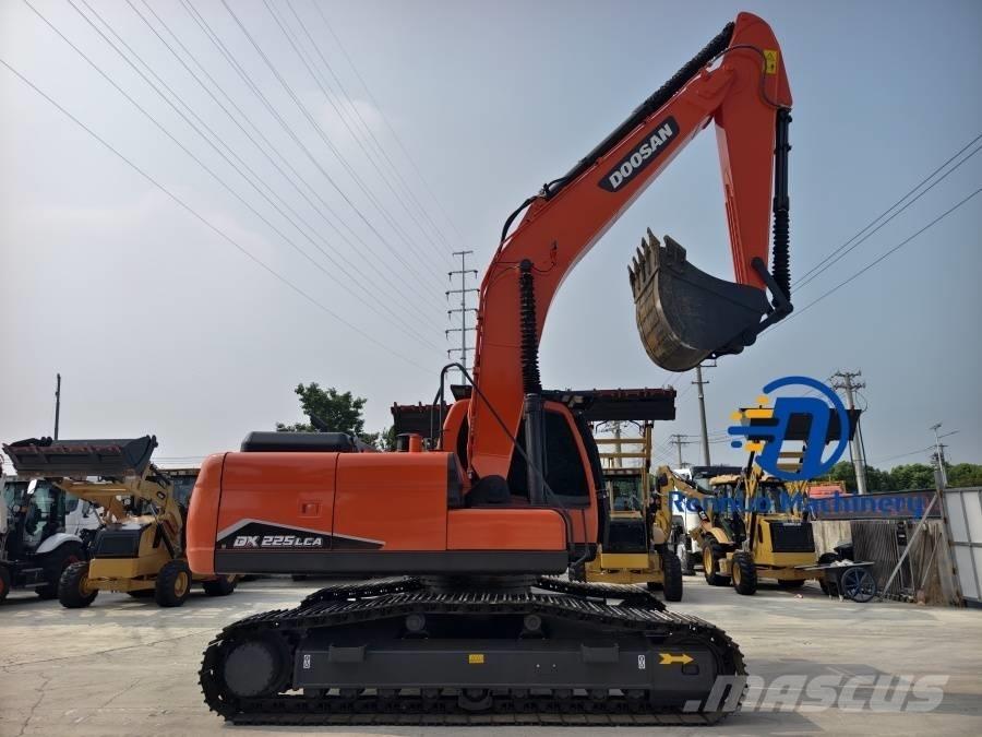 Doosan DX 225 LCA Гусеничные экскаваторы