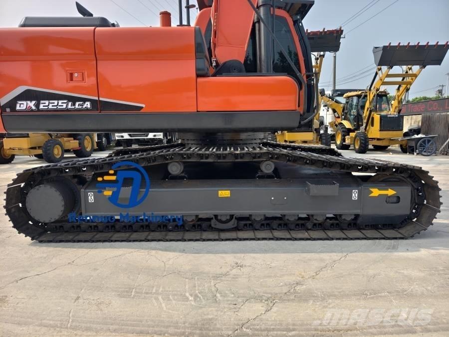 Doosan DX 225 LCA Гусеничные экскаваторы