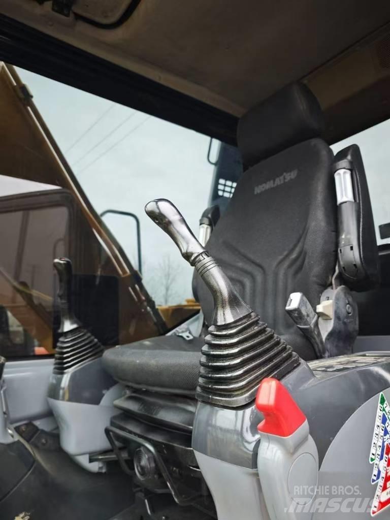 Komatsu 130LC-7 Гусеничные экскаваторы