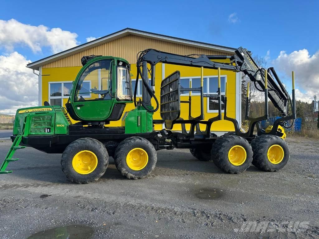John Deere 810 E Форвардеры
