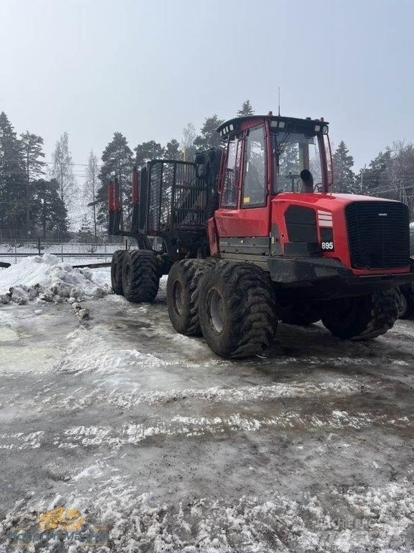 Komatsu 895 Форвардеры