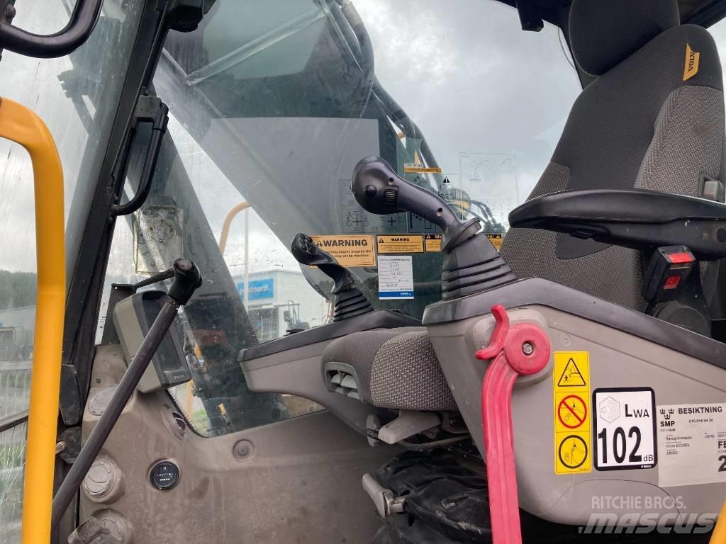 Volvo EC 220 DL Гусеничные экскаваторы