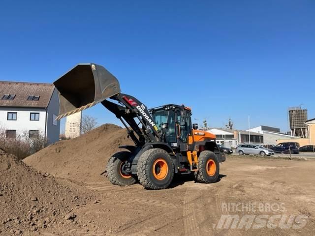 Doosan DL280 Фронтальные погрузчики