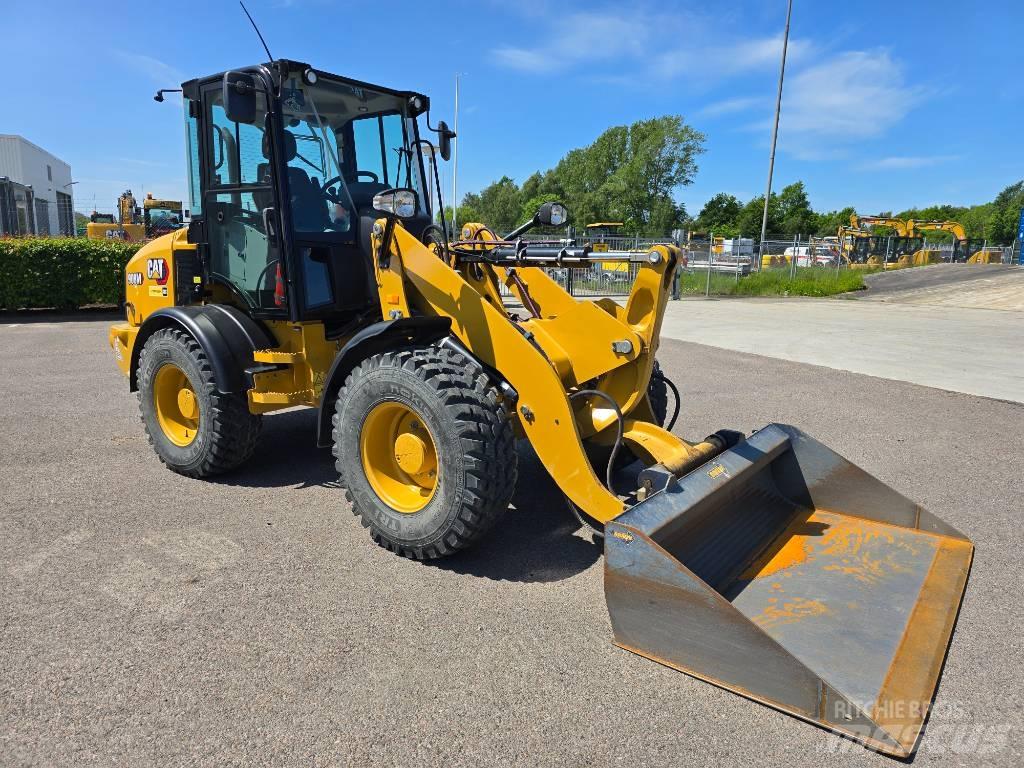 CAT 908 M Фронтальные погрузчики