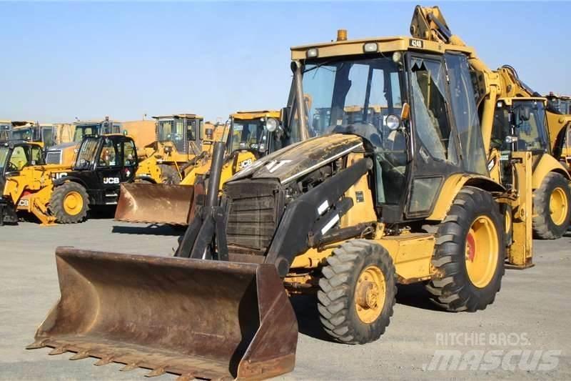 CAT 424D Экскаваторы-погрузчики