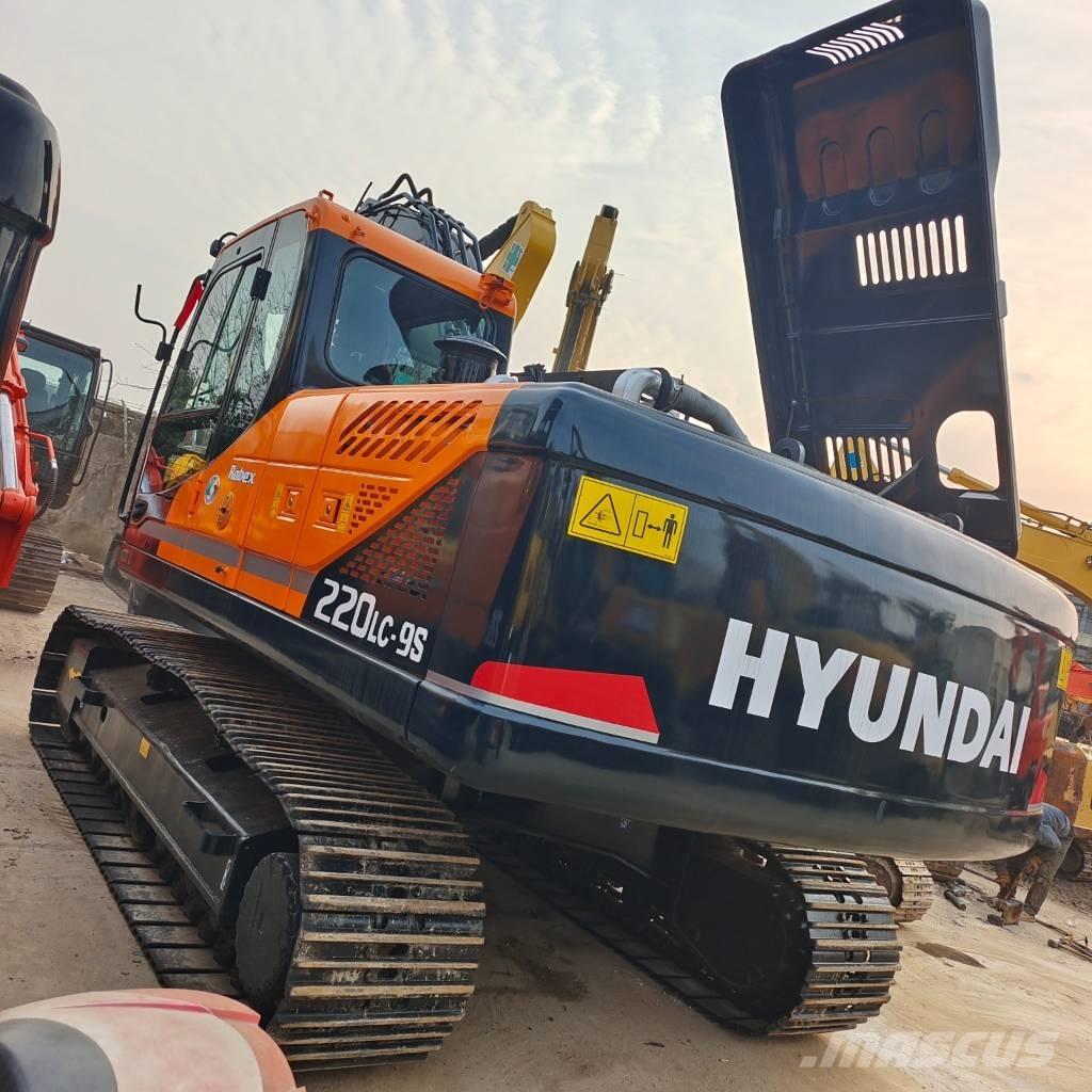 Hyundai 220 LC-9 Гусеничные экскаваторы