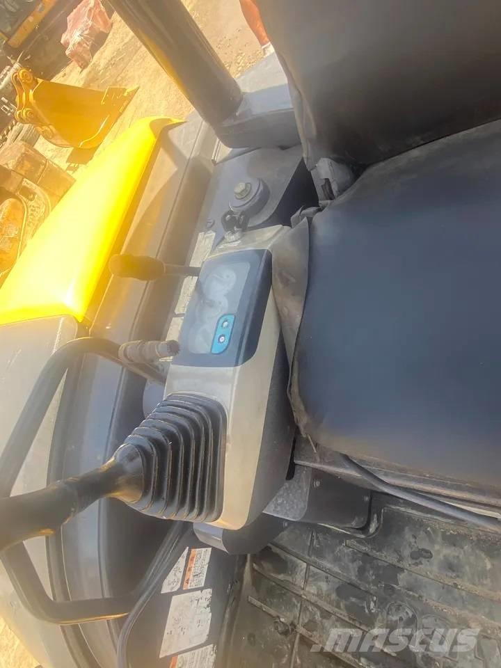 Komatsu PC 40 MR-2 Мини-экскаваторы