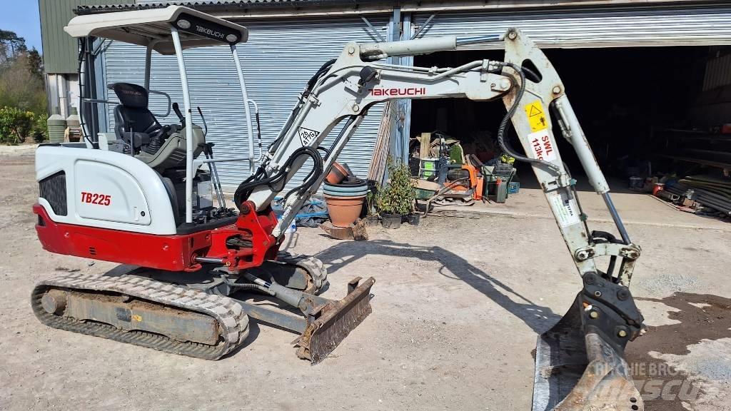 Takeuchi TB 225 Мини-экскаваторы