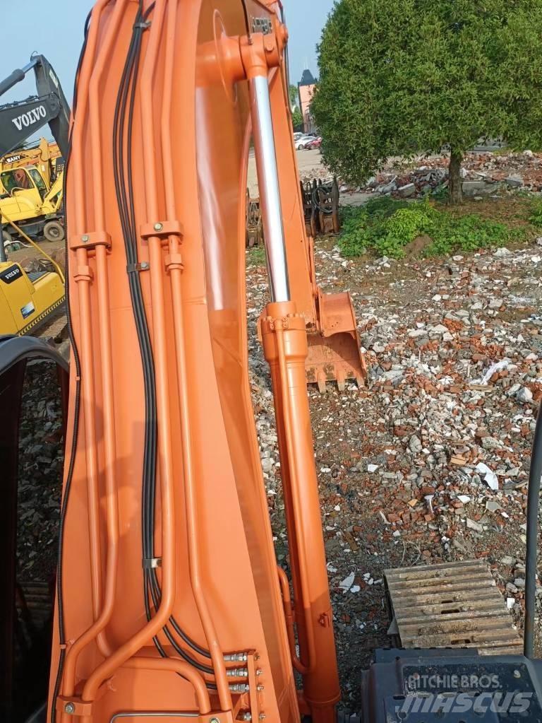 Hitachi ZX 250 LC Гусеничные экскаваторы