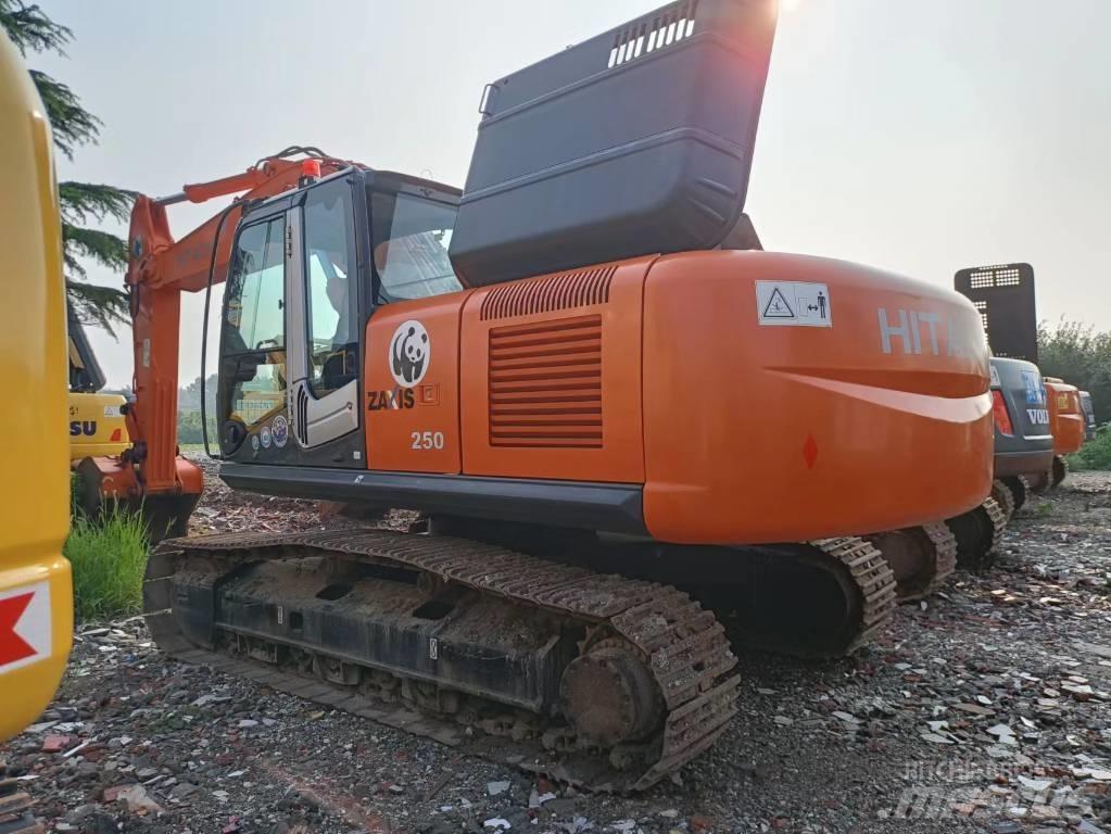 Hitachi ZX 250 LC Гусеничные экскаваторы