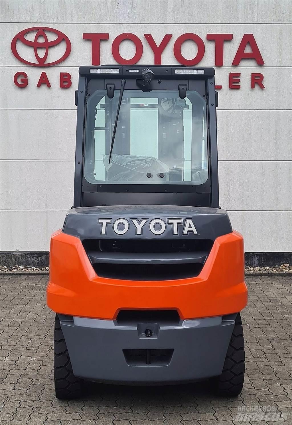 Toyota 40-8FD50N Дизельные погрузчики