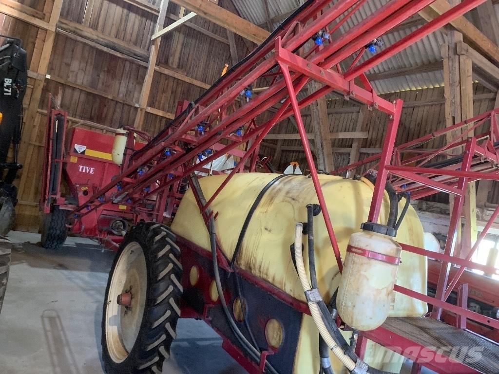 Hardi TZY 2400 Прицепные опрыскиватели