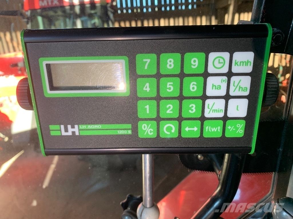 Hardi TZY 2400 Прицепные опрыскиватели