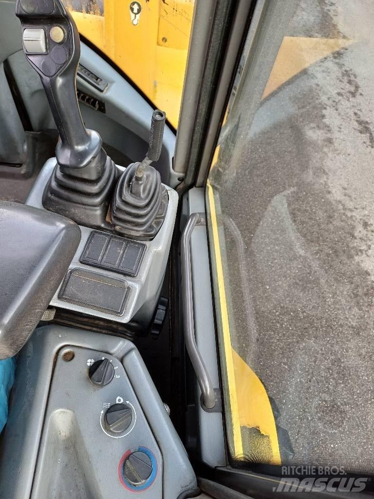 Volvo L 30 B Фронтальные погрузчики