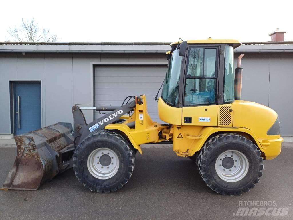 Volvo L 30 B Фронтальные погрузчики