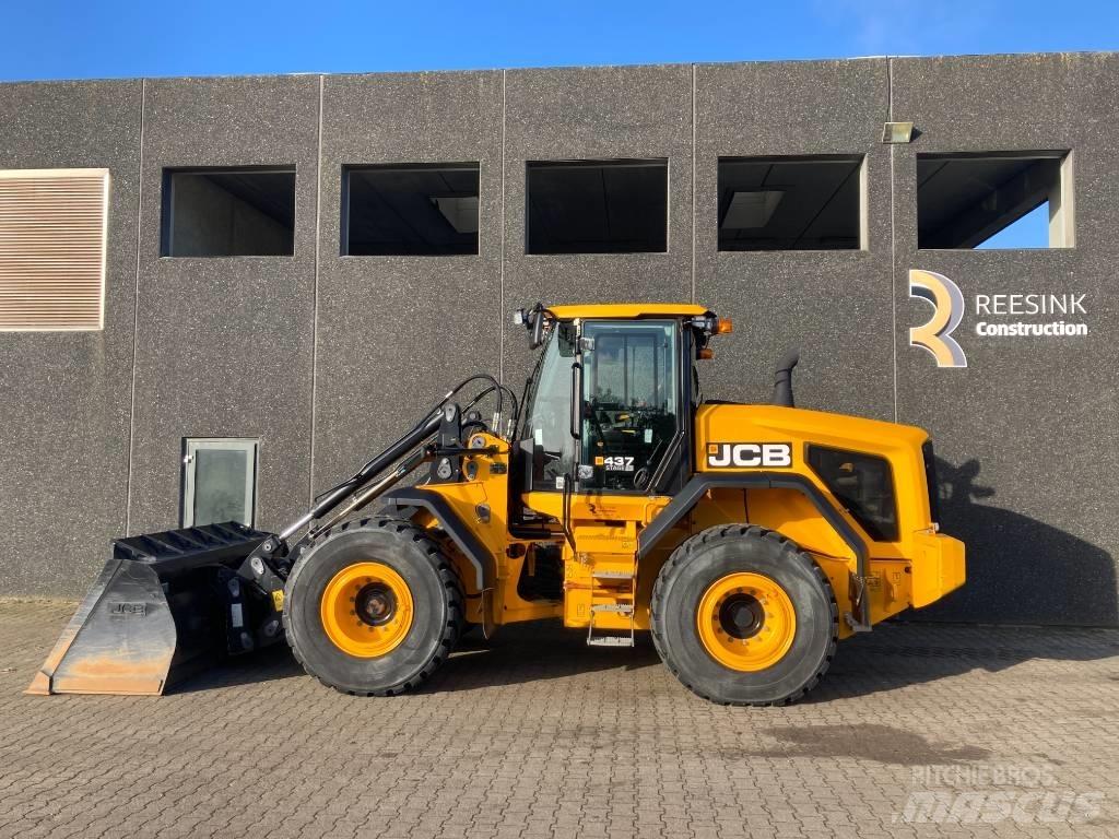 JCB 437 HT Фронтальные погрузчики