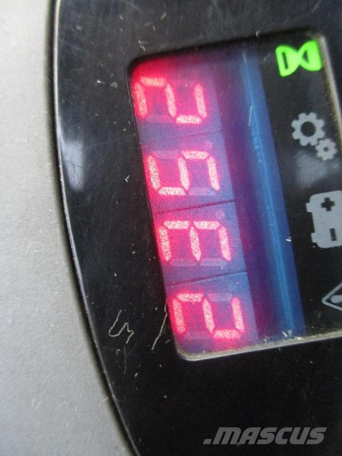 Toyota LPE250 Самоходные электрические тележки