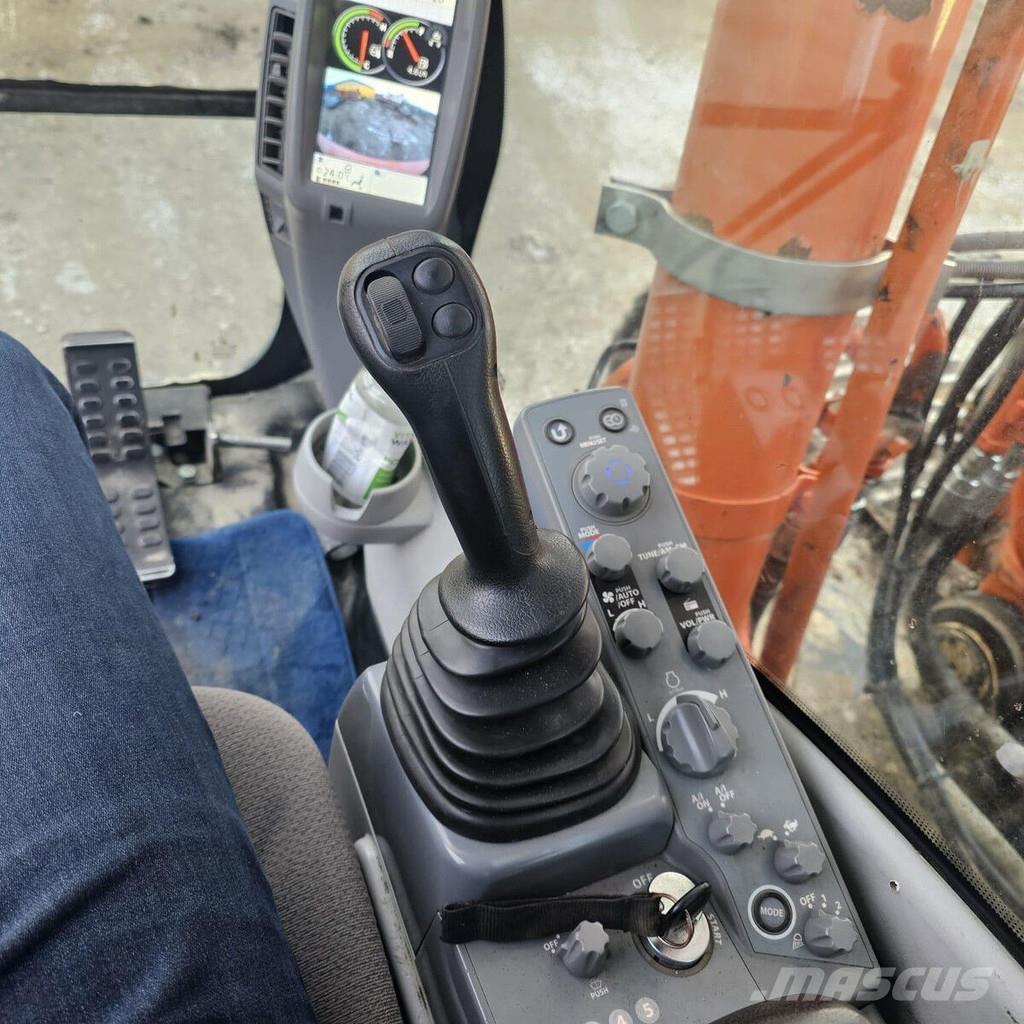 Hitachi ZX350LC-6 Гусеничные экскаваторы