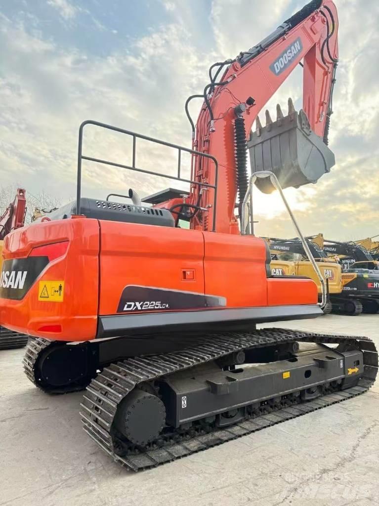 Doosan DX 225 LCA Малые экскаваторы 7т-12т