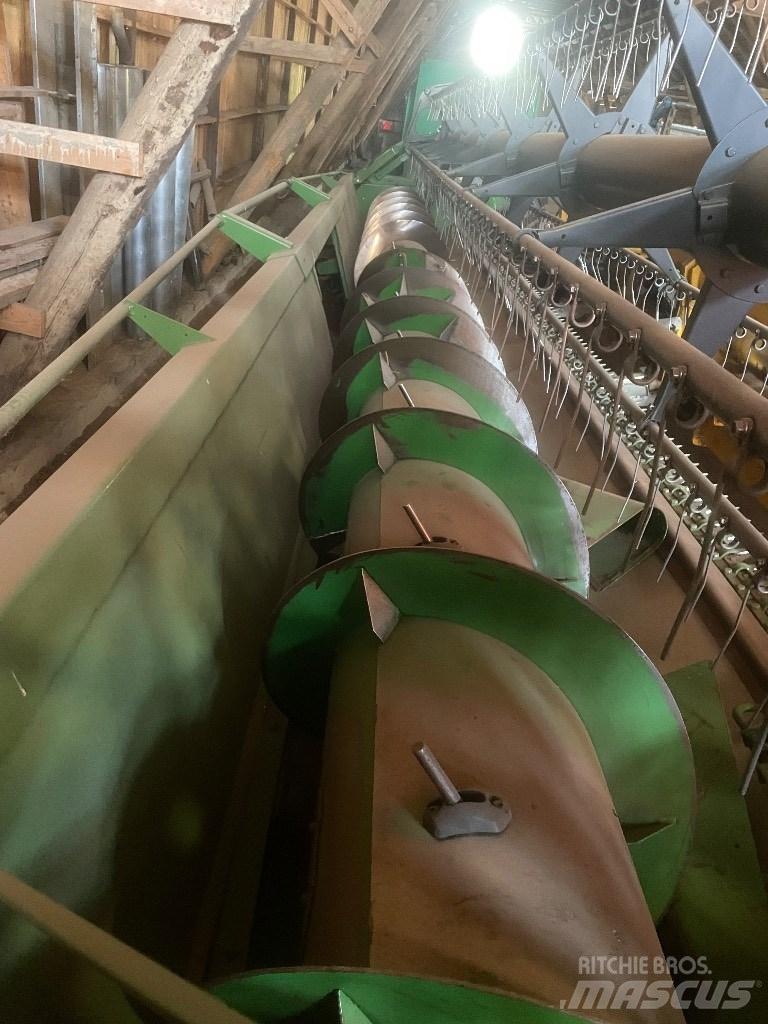 John Deere T670 Зерноуборочные комбайны