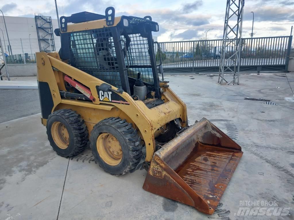 CAT 216 Мини-погрузчики