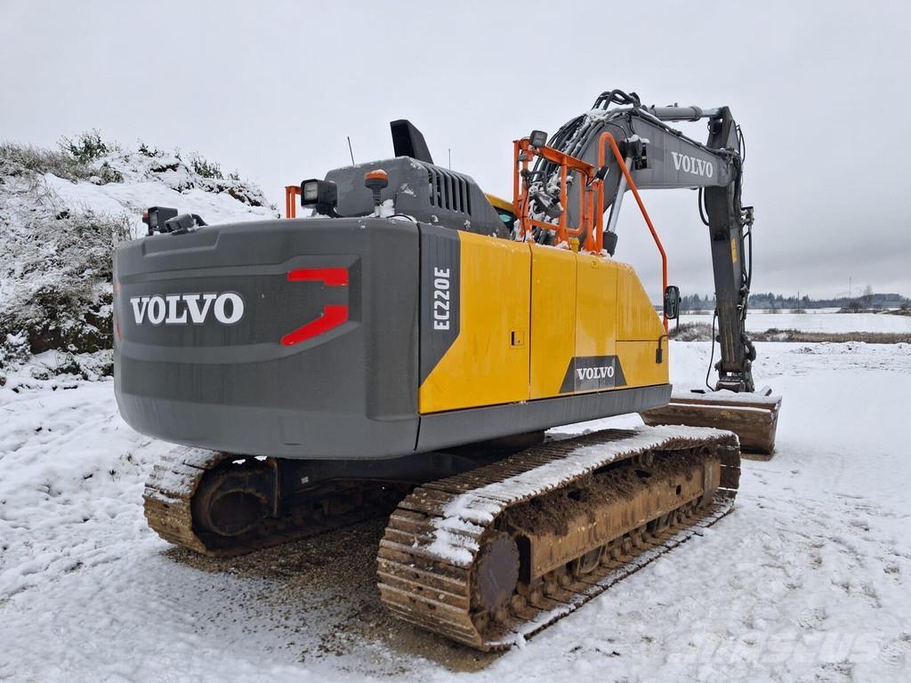 Volvo EC220E Гусеничные экскаваторы