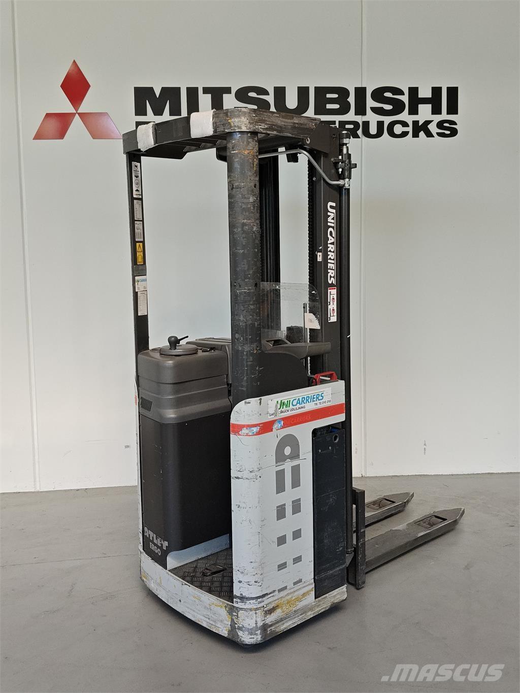 Atlet AJN160 Самоходные электроштабелёры