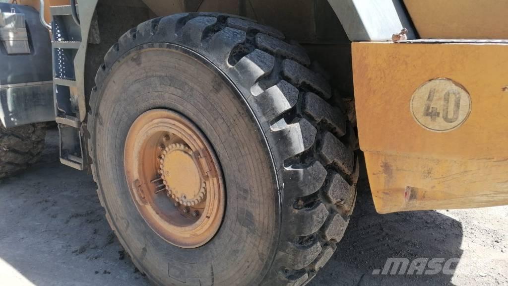 Liebherr L 564     2+2 Фронтальные погрузчики