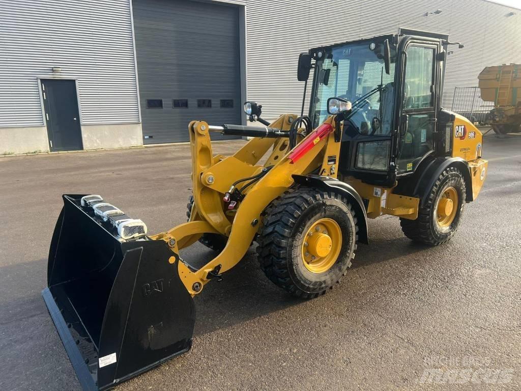 CAT 906 Фронтальные погрузчики