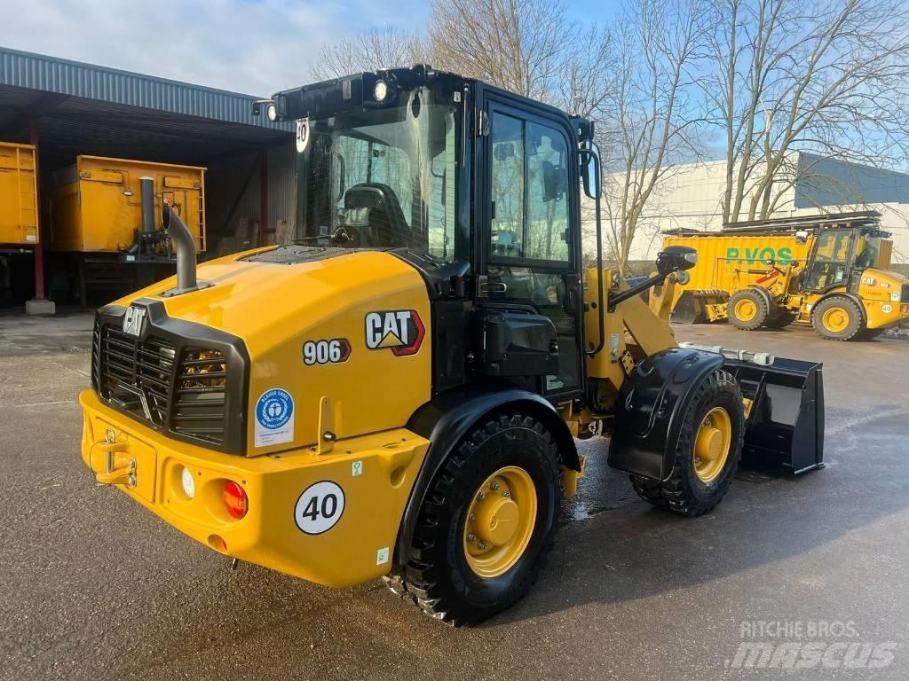 CAT 906 Фронтальные погрузчики