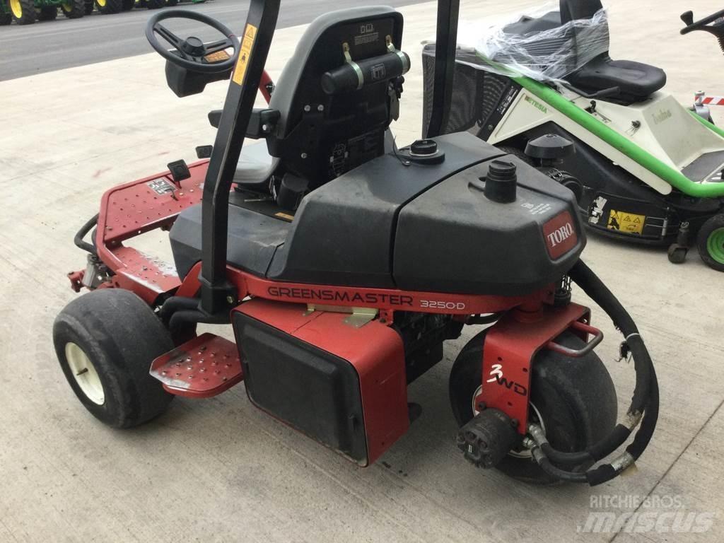 Toro 3250D Самоходные газонокосилки
