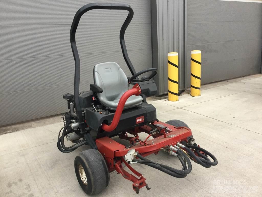 Toro 3250D Самоходные газонокосилки