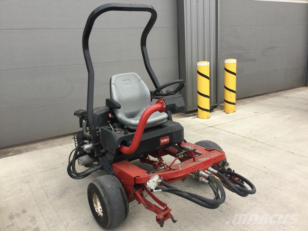 Toro 3250D Самоходные газонокосилки
