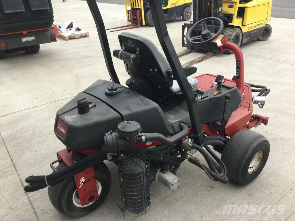 Toro 3250D Самоходные газонокосилки
